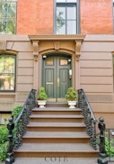 122 EAST 10TH STREET