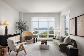 555 WEST 22ND STREET, 8DW