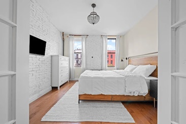 646 NINTH AVENUE, 4FS