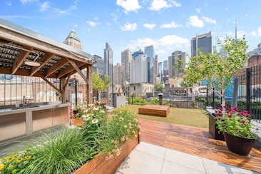 646 NINTH AVENUE, 4FS