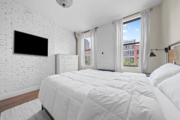 646 NINTH AVENUE, 4FS