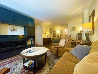 305 EAST 24TH STREET, 7Y